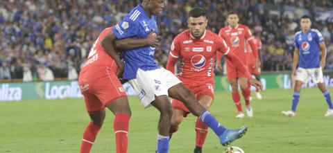 Millonarios recibió a América en la jornada 6 de los cuadrangulares de la Liga BetPlay Dimayor 2021-II / Foto: VizzorImage / Luis Ramirez