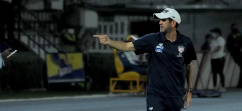 Habla Arturo Reyes, técnico de Junior / Foto: VizzorImage / Jesus Rico