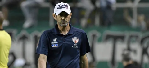 Arturo Reyes, DT de Junior. Foto: VizzorImage / Gabriel Aponte