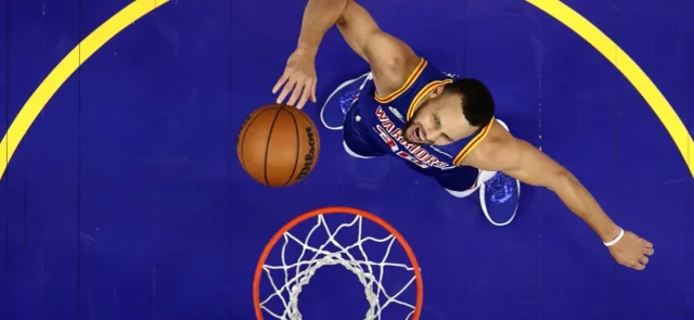 Curry registró 23 puntos, 5 rebotes, 5 asistencias y 6 triples. / Foto: AFP