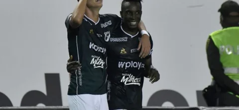 Daniel Luna protagonizó el mejor gol / VizzorImage