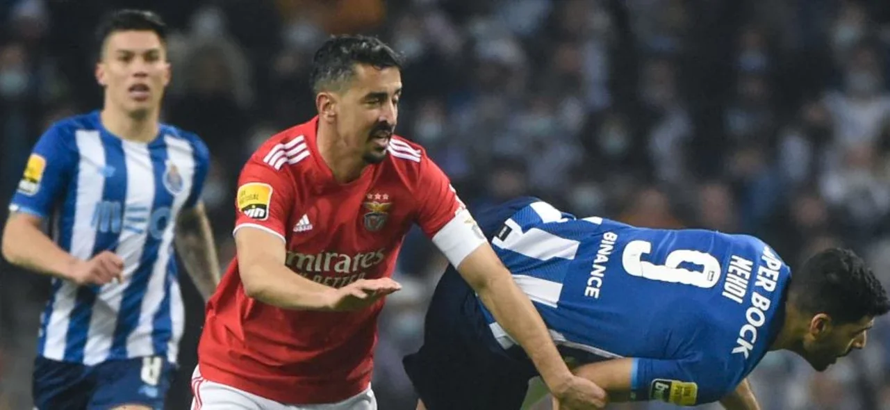 Matheus Uribe, presente en el triunfo de Porto / AFP