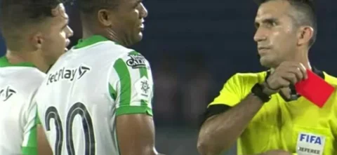 Danovis Banguero fue expulsado.