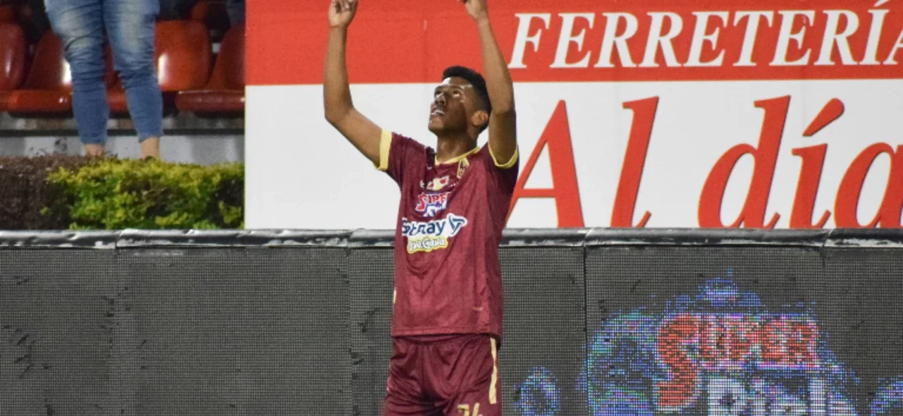 Tolima derrotó 2-0 a América en Ibagué. Foto: VizzorImage / Joan Stiven Orjuela