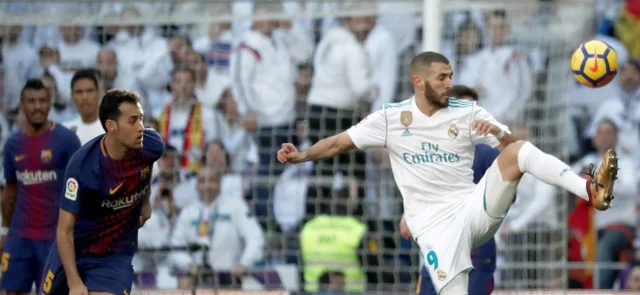 Benzema enfrentando a Barcelona en 2017 / Foto AFP