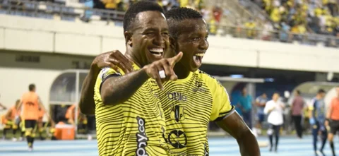 Kevin Londoño, figura en el triunfo de Alianza Petrolera. / Foto: VizzorImage - José David Martínez