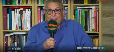 Hugo Illera, panelista de Conexión