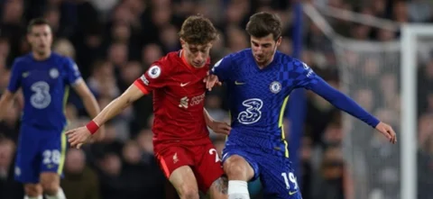 Chelsea y Liverpool son los escoltas de Manchester City/ AFP