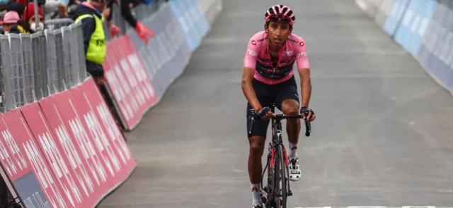 Egan Bernal tendrá dos cirugías este viernes / AFP