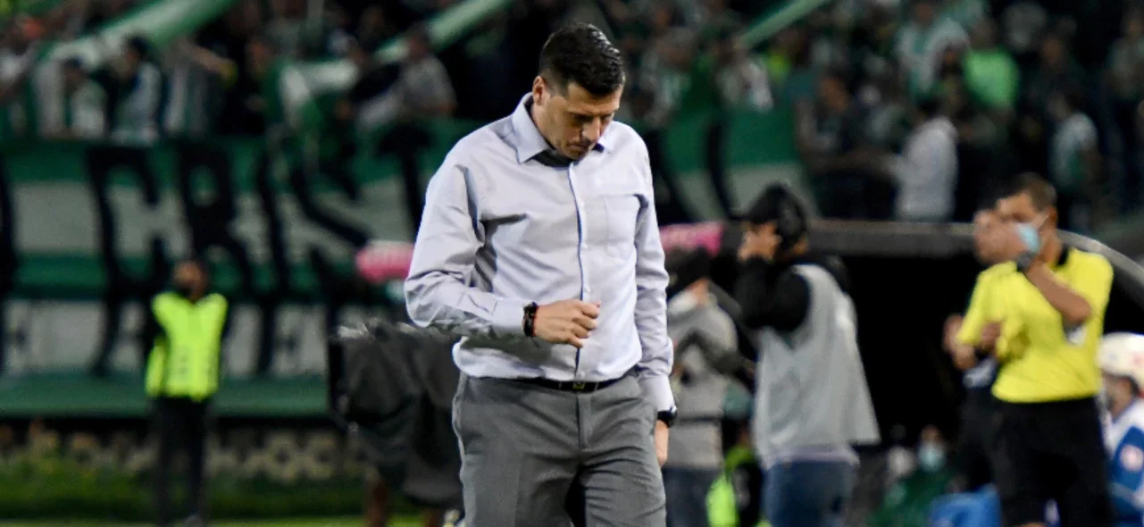 Habla Juan Cruz Real, DT de Junior. Foto: VizzorImage / Luis Benavides