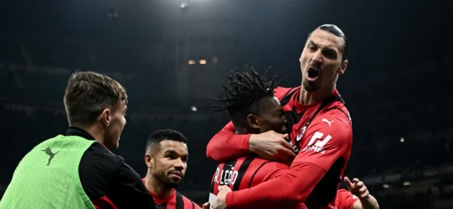 Milán celebra triunfo sobre Roma / Foto AFP