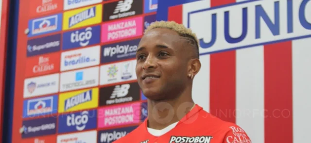 Nilson Castrillón en su presentación con Junior / Foto Junior Oficial