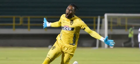 Carlos Mosquera, una de las figuras del partido frente a Medellín. / Foto: VizzorImage - Macgiver Barón