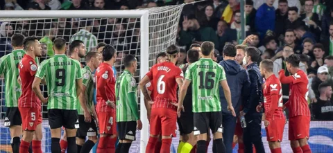 Betis vs Sevilla fue suspendido / Foto AFP