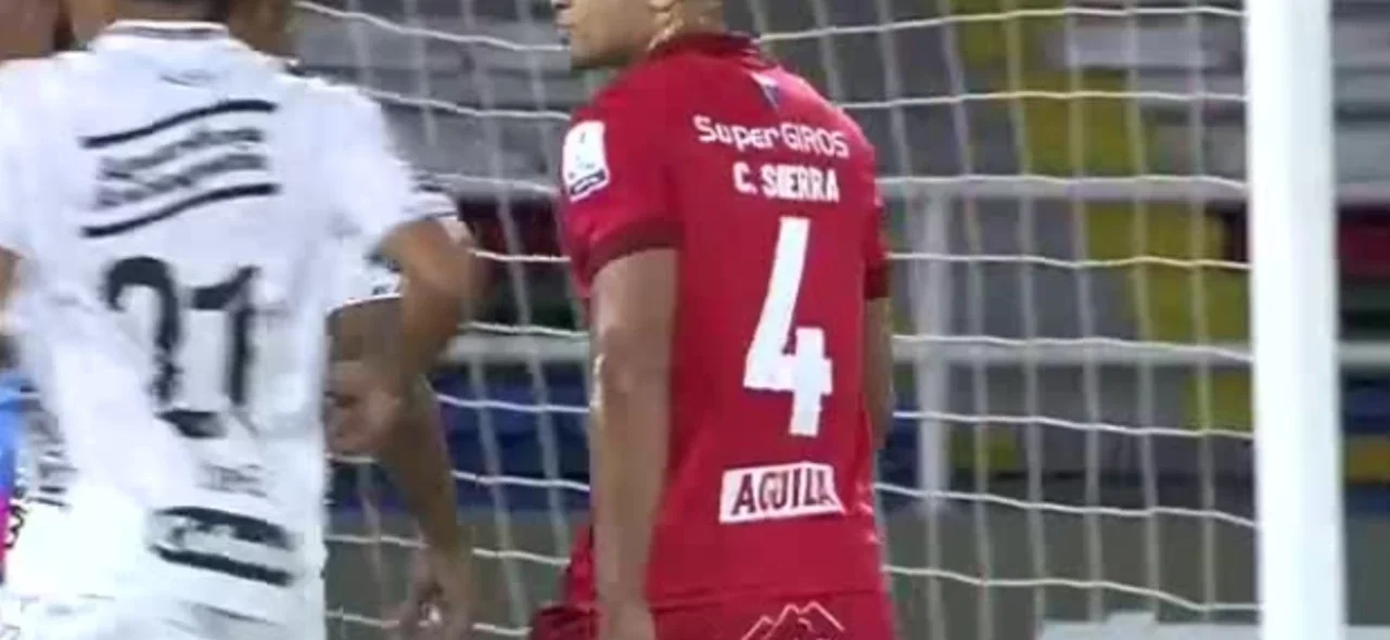 Sierra tuvo la oportunidad de abrir el marcador.