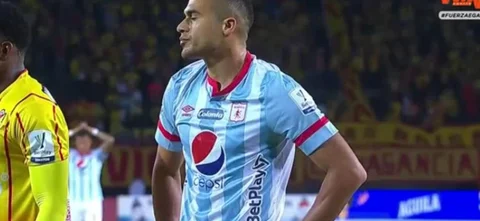 Sierra perdió una clara oportunidad de marcarle a Pereira.