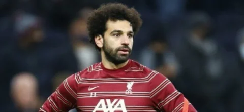 Mo Salah, figura de Liverpool, se dirige a la Copa de África/ AFP