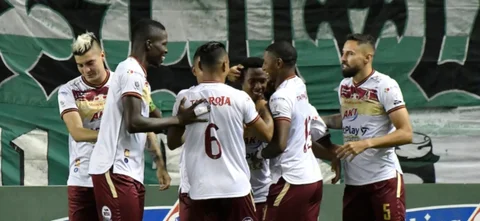 Andrés Ibargüen marcó el único gol del partido. / Foto: VizzorImage - Gabriel Aponte