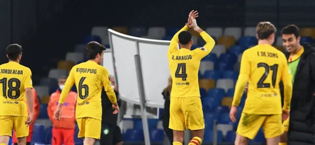Barcelona celebra el triunfo sobre Nápoli / Foto AFP