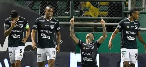 El partido Envigado vs. Cali se verá por Win Sports+. / Foto: VizzorImage - Gabriel Aponte