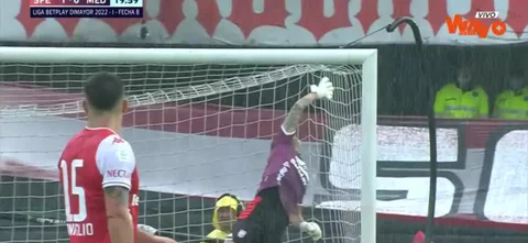 Castellanos protagonizó una notable atajada.