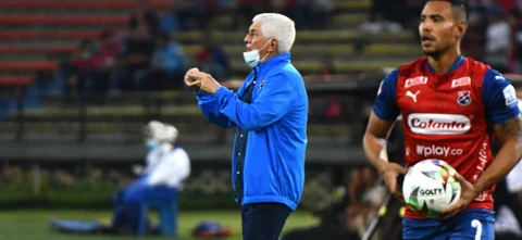 Habla Julio Comesaña, DT de Junior. Foto: VizzorImage / Luis Benavides