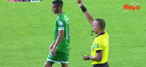 Jeison Lucumí fue expulsado del partido.