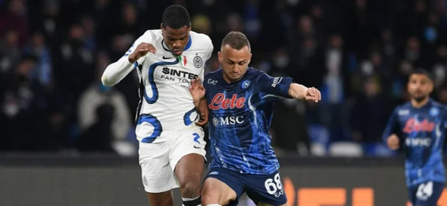 Inter rescató el empate en su visita a Nápoli / AFP