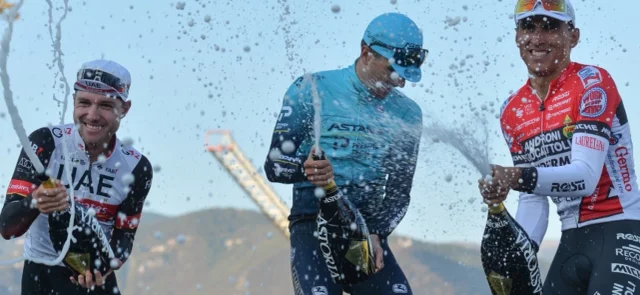 Jhonatan Restrepo celebra el triunfo en Ruvabu / Foto AFP