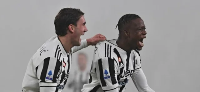 Vlahovic y Zakaria debutaron con Juventus/ AFP