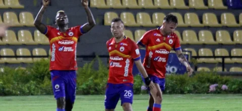 Pasto festejó ante el campeón / VizzorImage