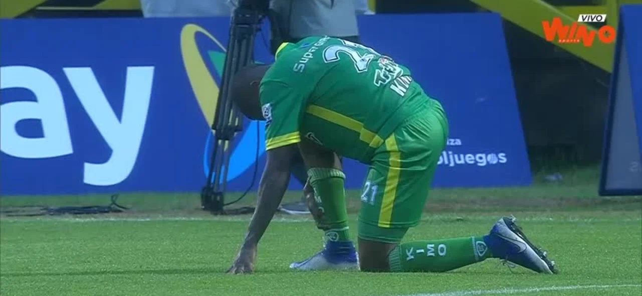 El árbitro dio penal a favor de Quindío.