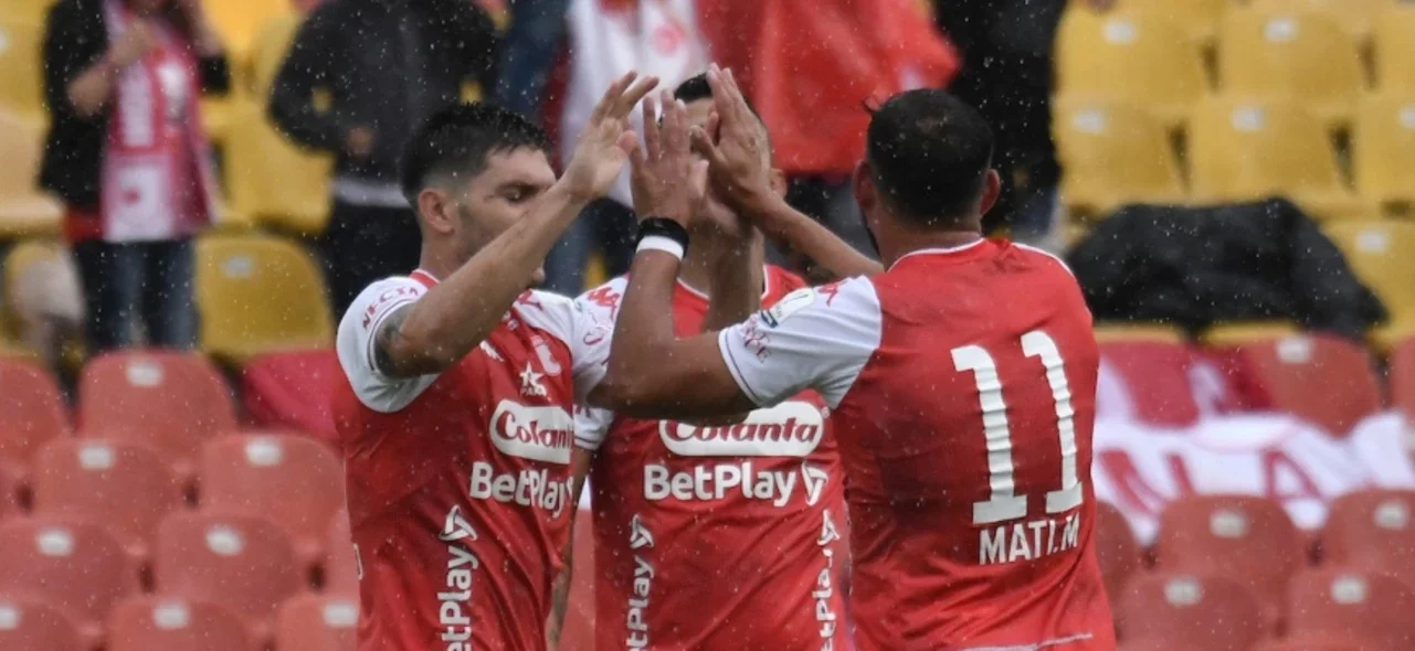 Santa Fe superó 1-0 a Medellín. / Foto: VizzorImage - Andrés Rot
