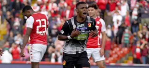 Santa Fe cayó en su casa frente a Pereira | Foto: VizzorImage /Andres Rot