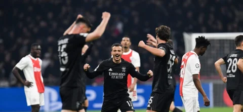 Benfica eliminó a Ajax de visitante / Foto AFP