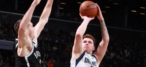 Doncic se destacó con un gran partido / AFP