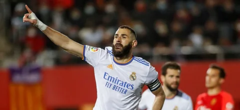 Benzema anotó doblete en la victoria de Real Madrid. / Foto: AFP