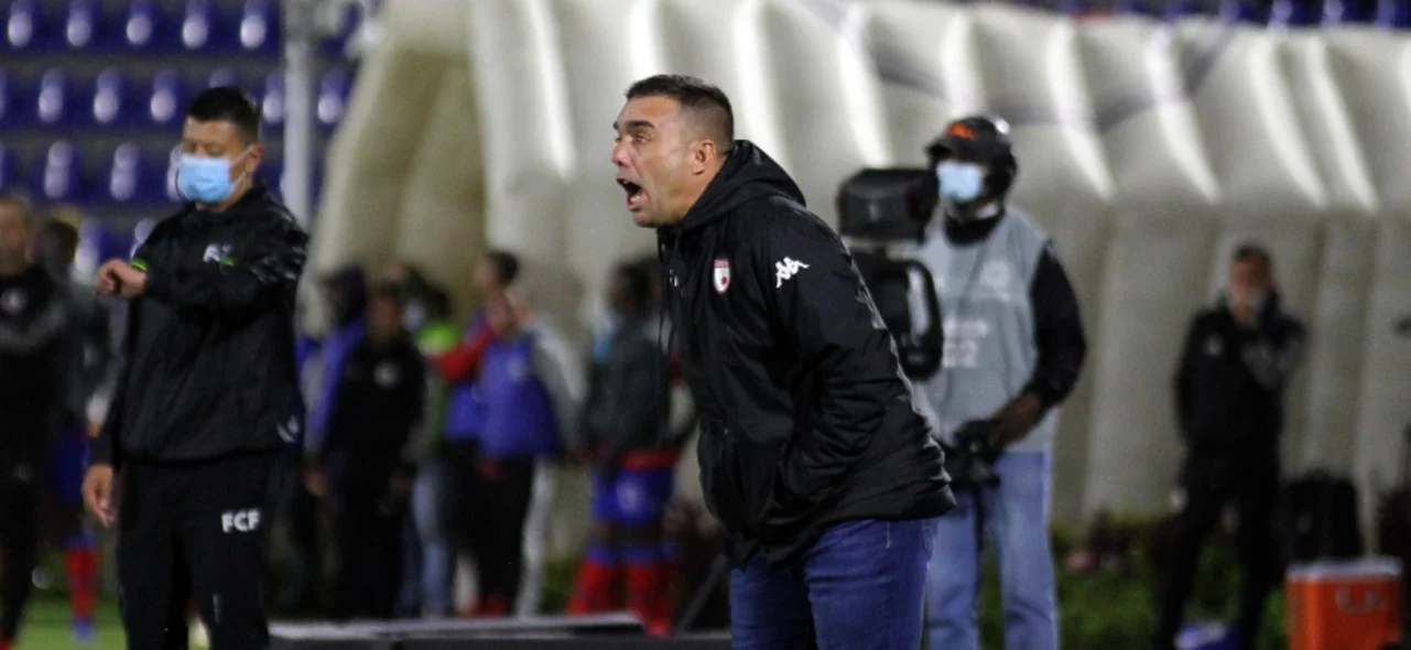 Martín Cardetti, técnico de Independiente Santa Fe. Foto: VizzorImage / Leonardo Castro