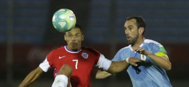 Uruguay llega al partido con su cupo asegurado en Catar/ AFP