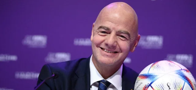 Infantino le apuesta a un tercer mandato / AFP
