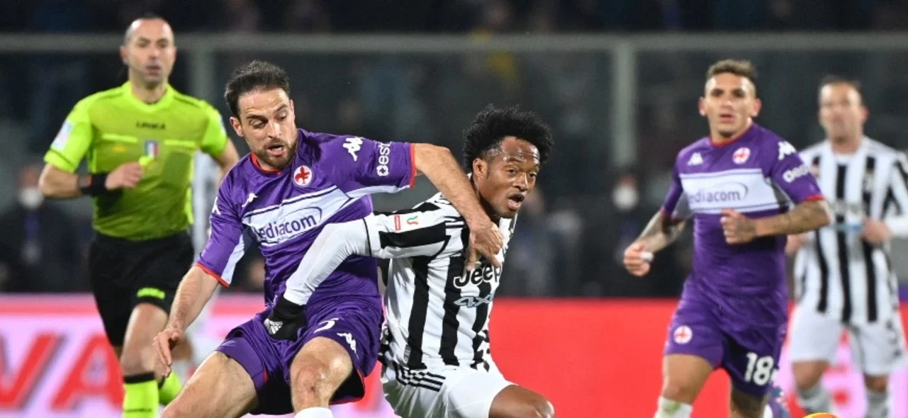 Cuadrado en juego ante Fiorentina / Foto AFP