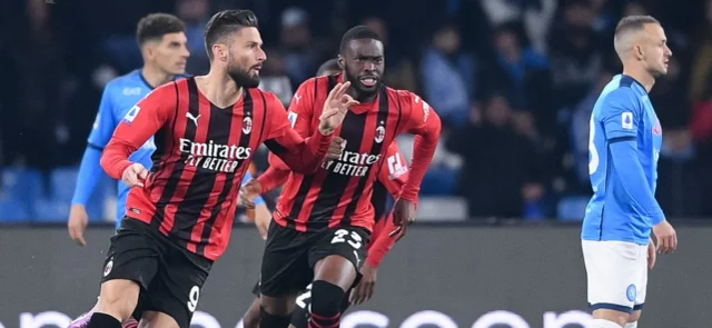 Milán venció a Nápoli y tomó el liderato de la Serie A / AFP