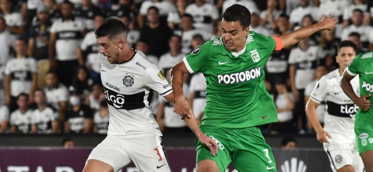 Nacional busca remontarle a Olimpia en Libertadores / AFP