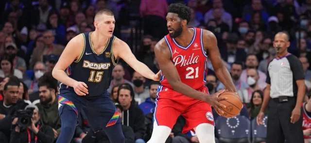 Jokic frenó el impulso de Embiid y Harden / AFP