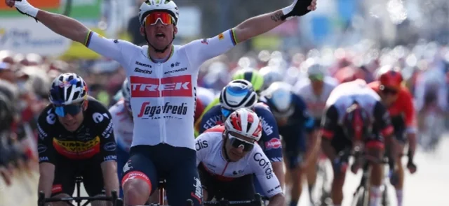 Mads Pedersen se impuso en la tercera etapa de la París-Niza. / Foto: AFP