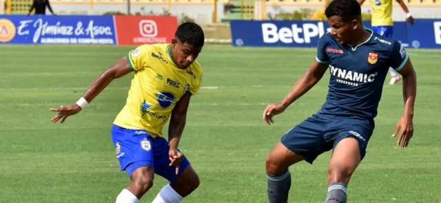 Real Cartagena vs Bogotá / Foto VizzorImage