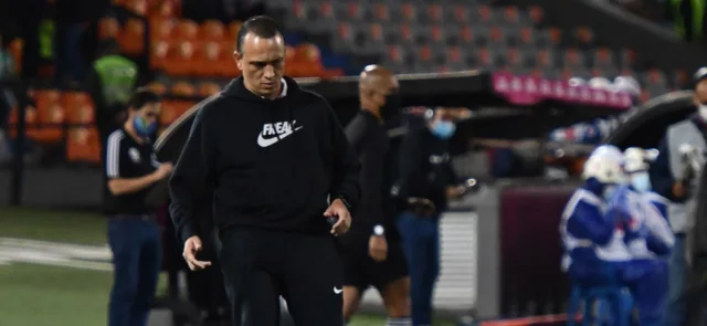 Alejandro Restrepo no es más técnico de Nacional. / Foto: VizzorImage - Luis Benavides