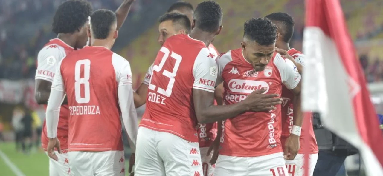 Victoria de Santa Fe frente a Bucaramanga / VizzorImage