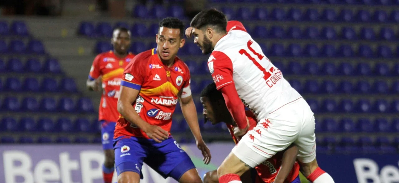 Pasto y Santa Fe juegan por la Copa BetPlay. Foto: VizzorImage / Leonardo Castro