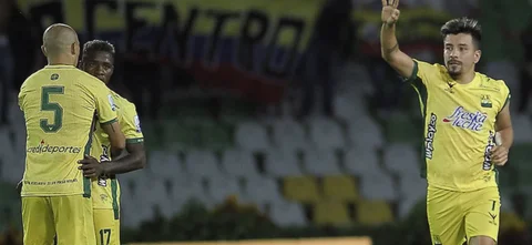 Sherman Cárdenas, mediocampista de Bucaramanga. / Foto: VizzorImage - Ricardo Vejarano